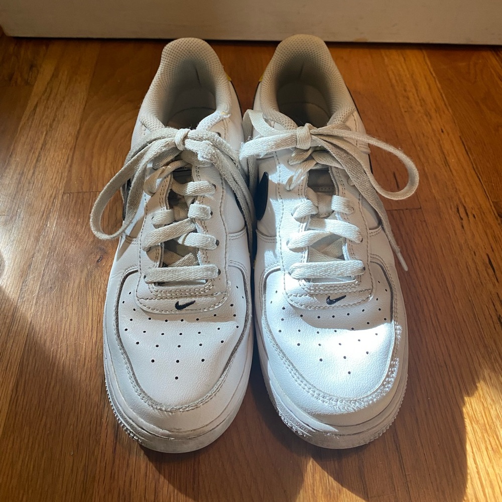 Have a Nike Day Air forces (US 6Y)